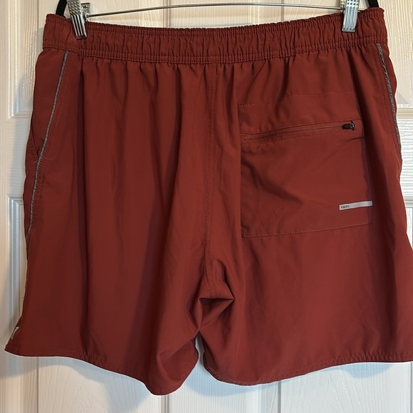 Vuori Trail men’s red lined 5” inseam athletic shorts size XL - Picture 6 of 11